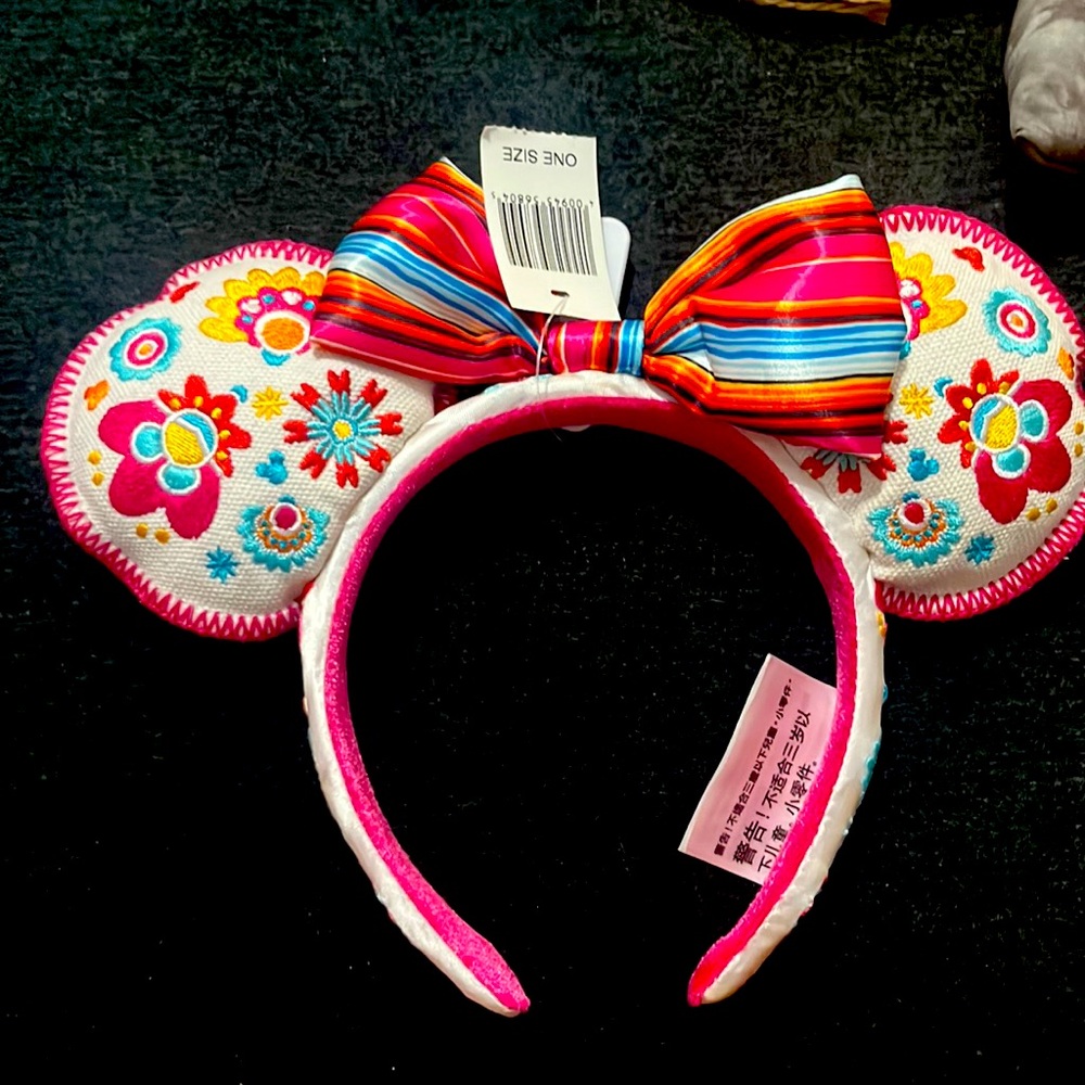 Disney Parks Epcot 2022 White Mexico Minnie Ears
